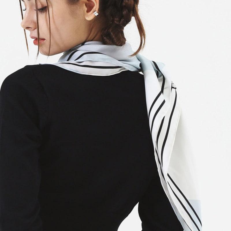 Eșarfă de mătase ONSZ Femeie de plajă