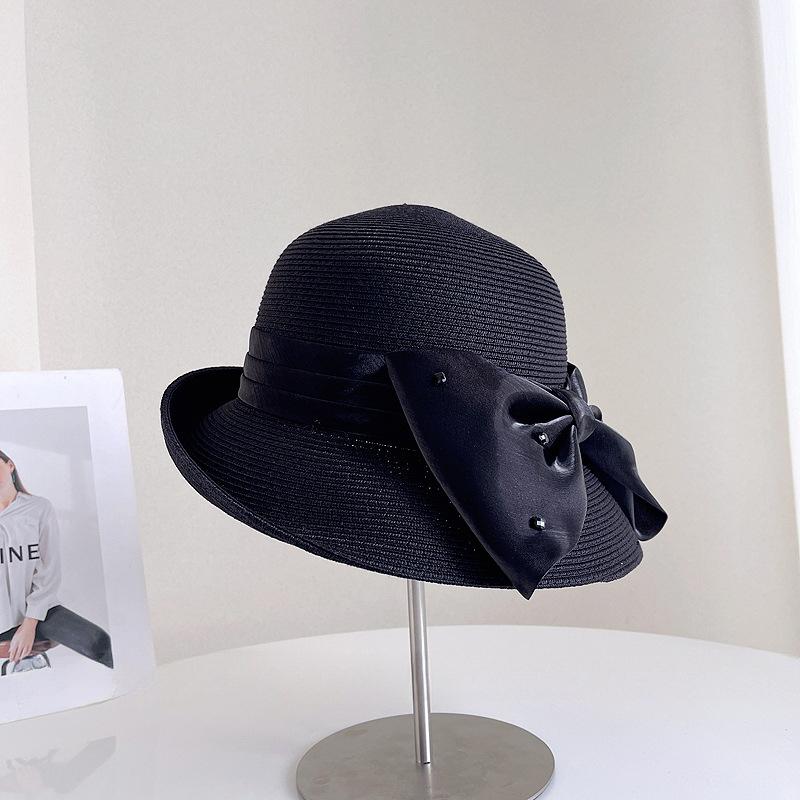 

Light luxury elegant Hepburn style satin large bow rhinestone fisherman hat women s summer outdoor holiday sun protection hat 56-58CM чорний