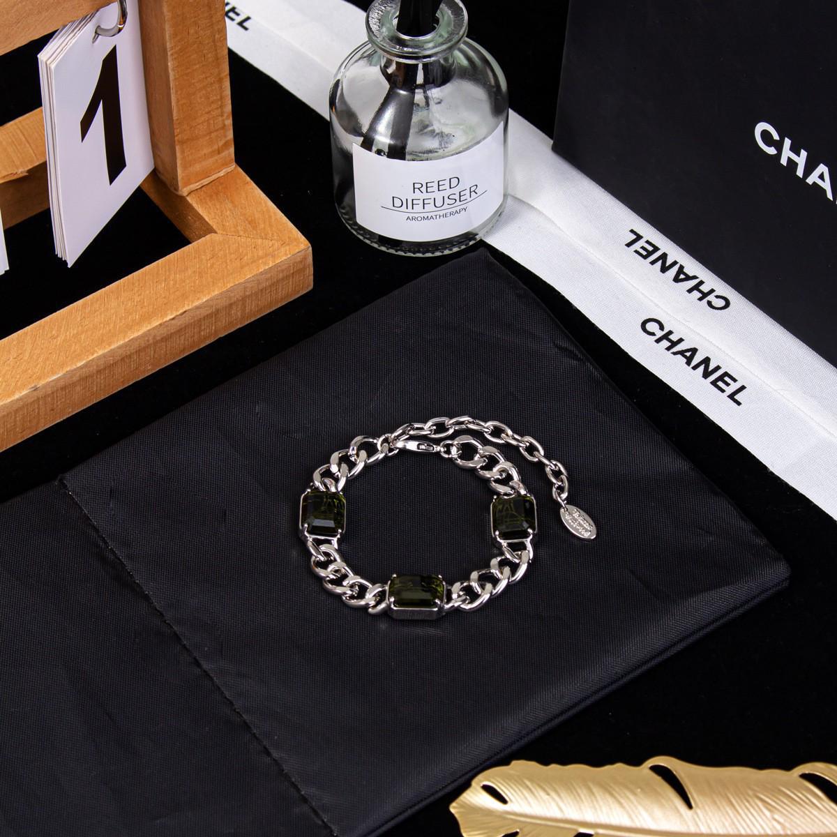 

Неоновий триколірний браслет-куб Сатурна - Ретро панк стиль