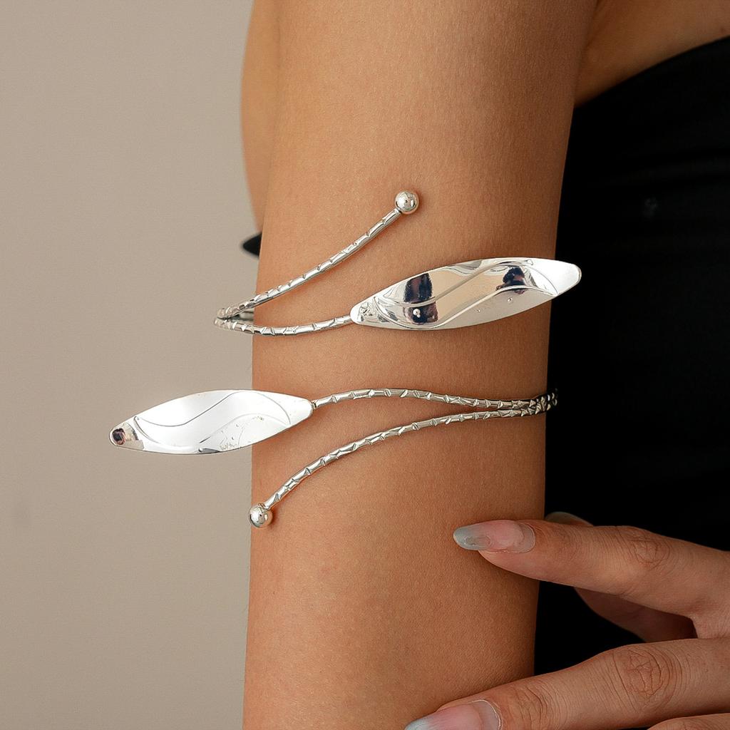 Punk Metal Leaf Arm Bangle Band Cuff Armlets for Women Girls Hollow Out Geometric Pattern Bangles Costume Accessories Gifts