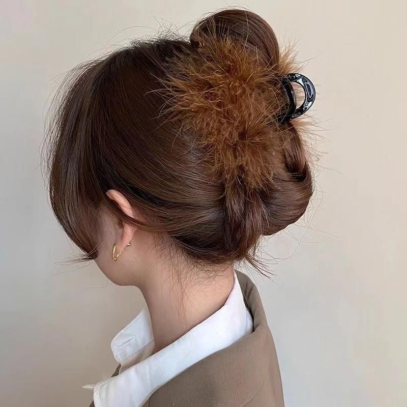Feather Claw Clip: High-End Bow Hair Accessory for Fashionable, Trendy Looks