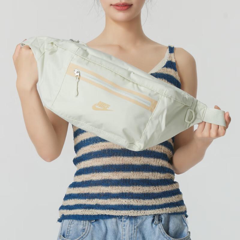 NIKE Unisex Sport Waist Pack One Size 3800₽