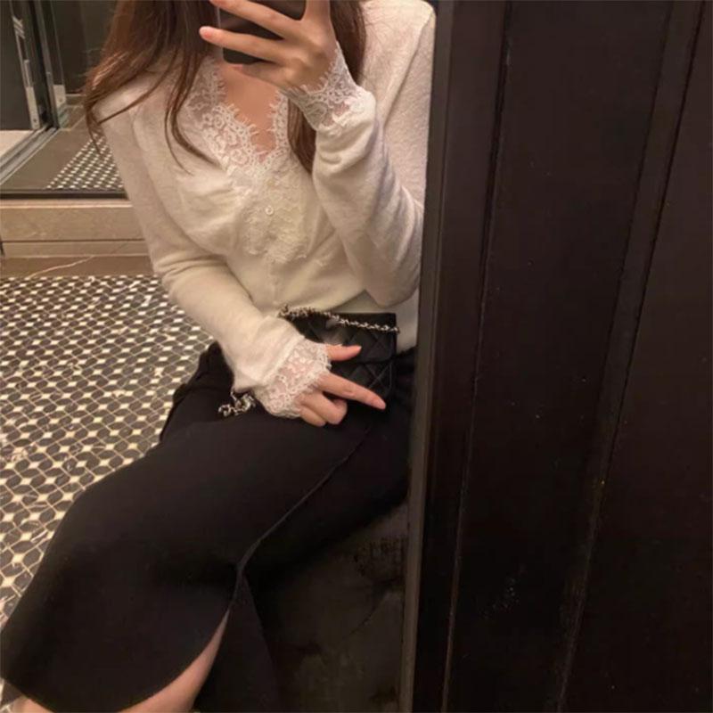 Elegant Lace Trim V Neck Knit Sweater Women Ruched Waist Button-Up Long Sleeve Jumpers Lady Soft Fashion Short Pullover