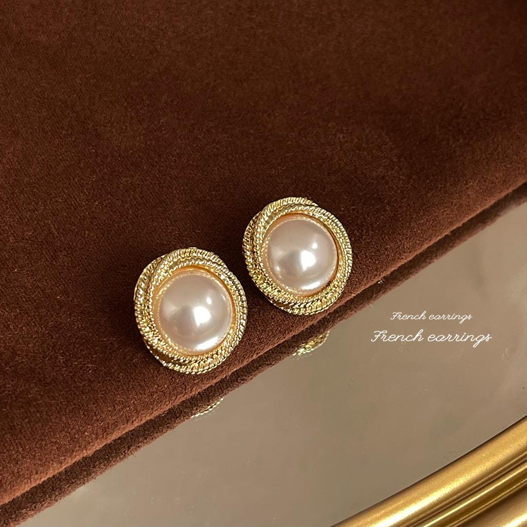 Chinese-Inspired Elegant 925 Silver Stud Earrings with Exaggerated Design