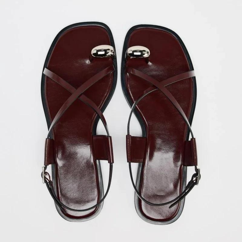 Fashion Summer Cross Strap Buckle Design Flat Sandals Women Fashion Metal Decoration Over Toe Casual Flat Slippers Comfort Beach Shoes
