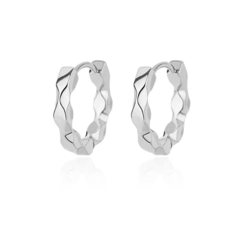 

Stylish and simple geometric micro-inlaid zircon ear buckle, niche design, light luxury earrings, hot-selling earrings.