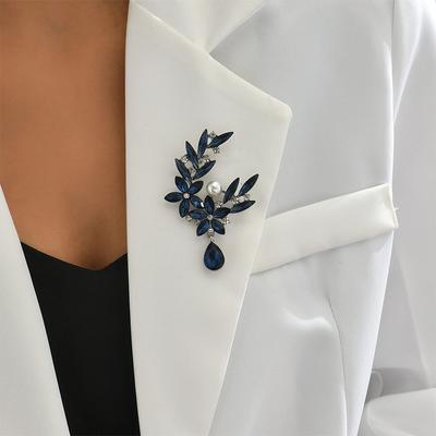 Luxus Elegante Frauen Mädchen Rhineston Glas Blume Tropfen Broschen Pins Dame Glänzende Anzug Büro Schmuck Corsage Zubehör