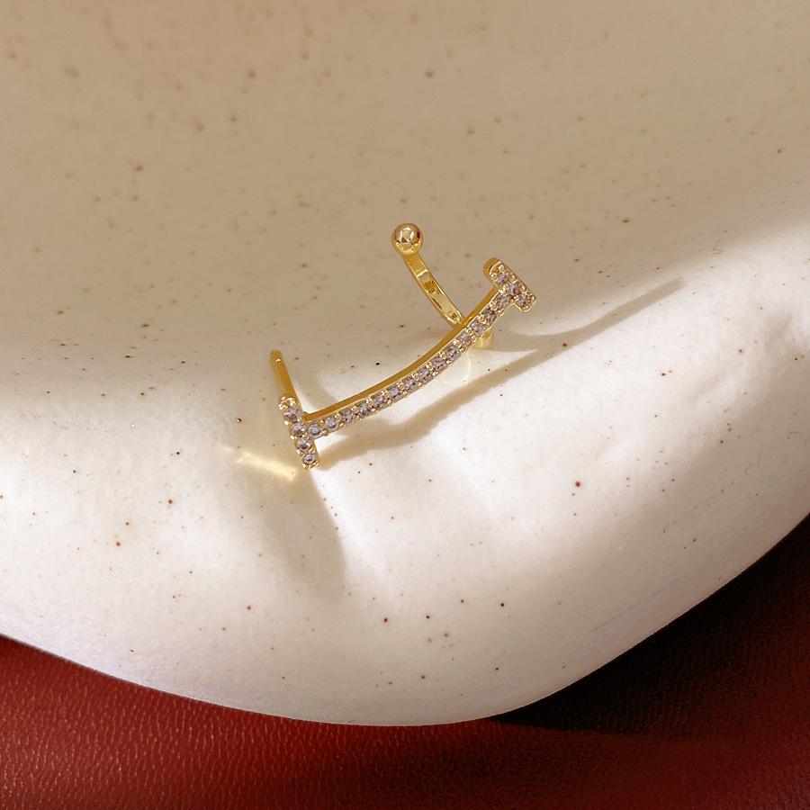 Серебряные Геометрические Клипсы и Пусеты с Фианитами - Модные, Изысканные Серьги с Ощущением Высокого Качества
