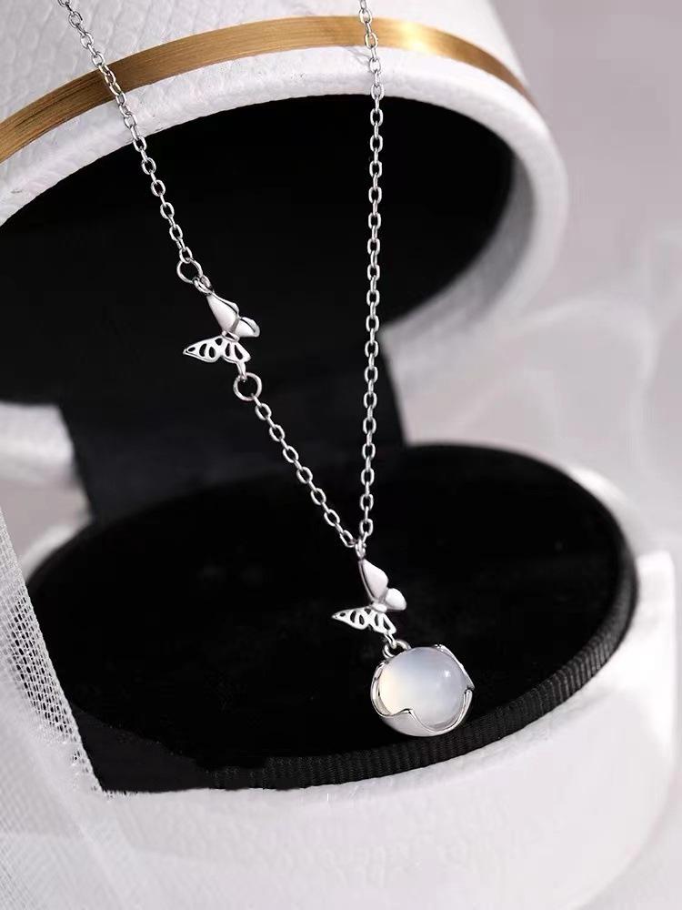 Light Luxury 925 Sterling Silver Butterfly Necklace - Women's High-End Clavicle Chain, 2023 New Niche Design