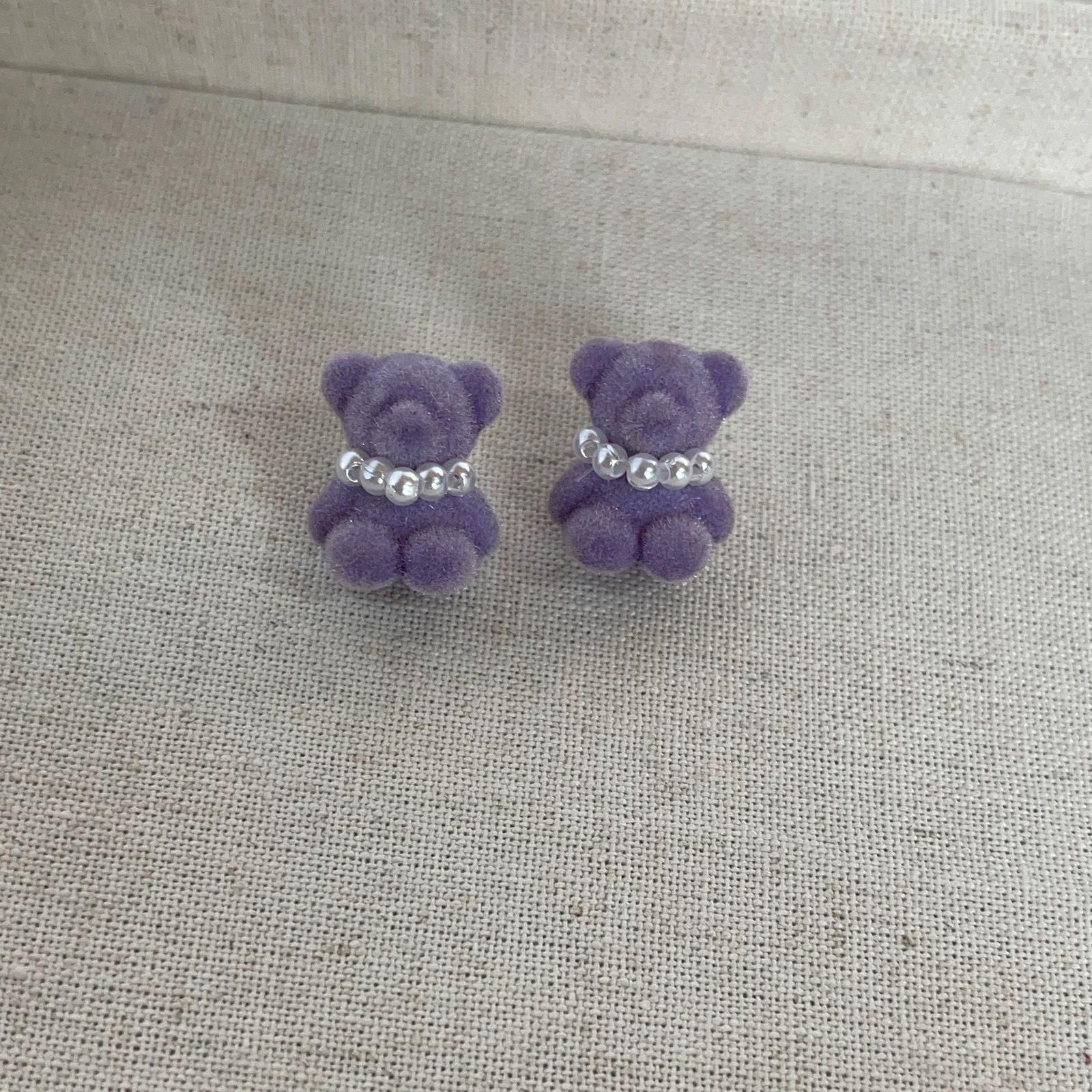 

Autumn and winter flocking cute bear pearl stud earrings niche design earrings women s retro girl earrings new trendy