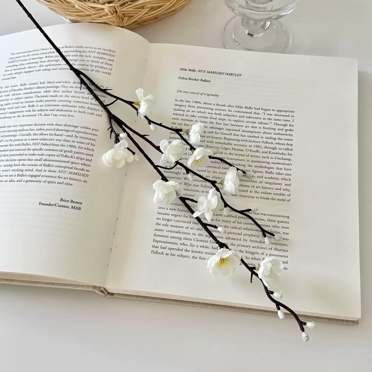 

Artificial Flowers, Fake Flowers, Silk Flowers, Vines, Decorative Flowers, Roses