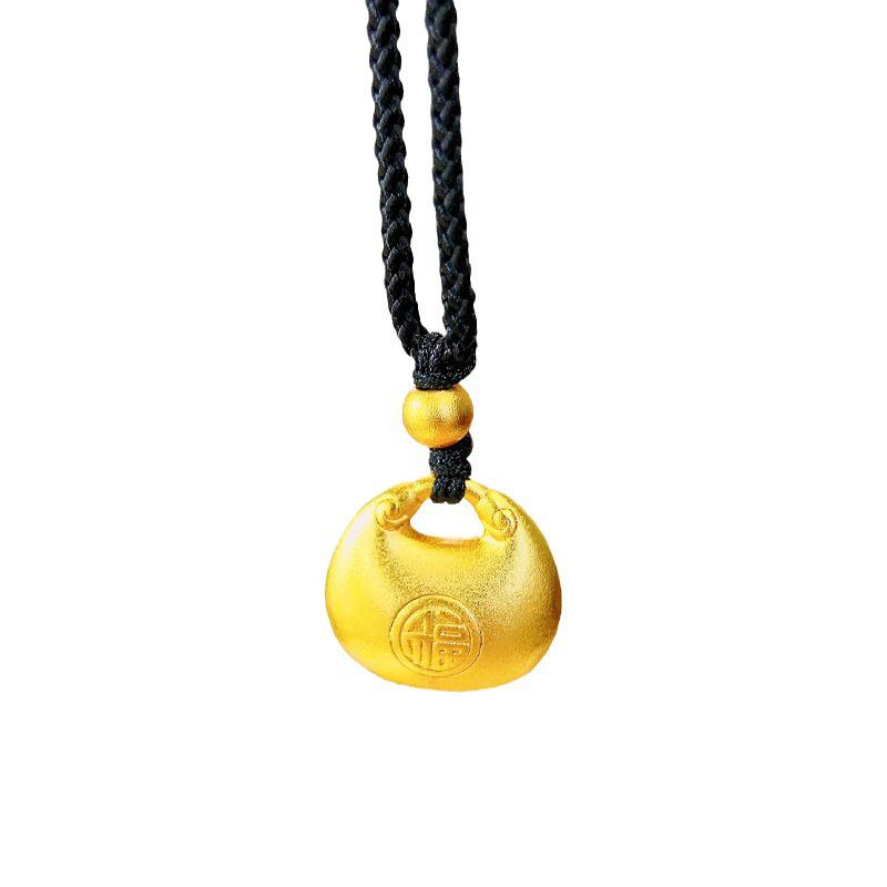 Elegant Korean Micro-Inlaid Titanium Necklace - Luxurious Women's Clavicle Chain, Non-Fading, Unique Minority Design.