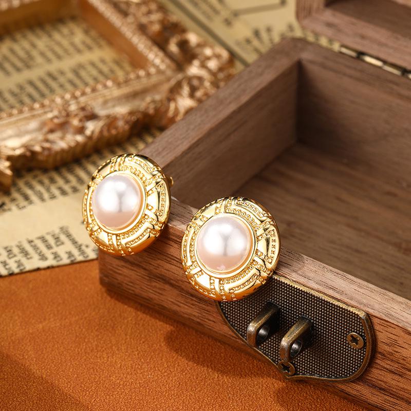 Copper Plated Gold Vintage Pearl Stud Earrings - Elegant Retro Hong Kong Style for Women