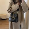 Retro Commuter Bucket Bag Women's 2025 New High-end Fashion Shoulder Bag Versatile Broadband Niche Messenger Bag