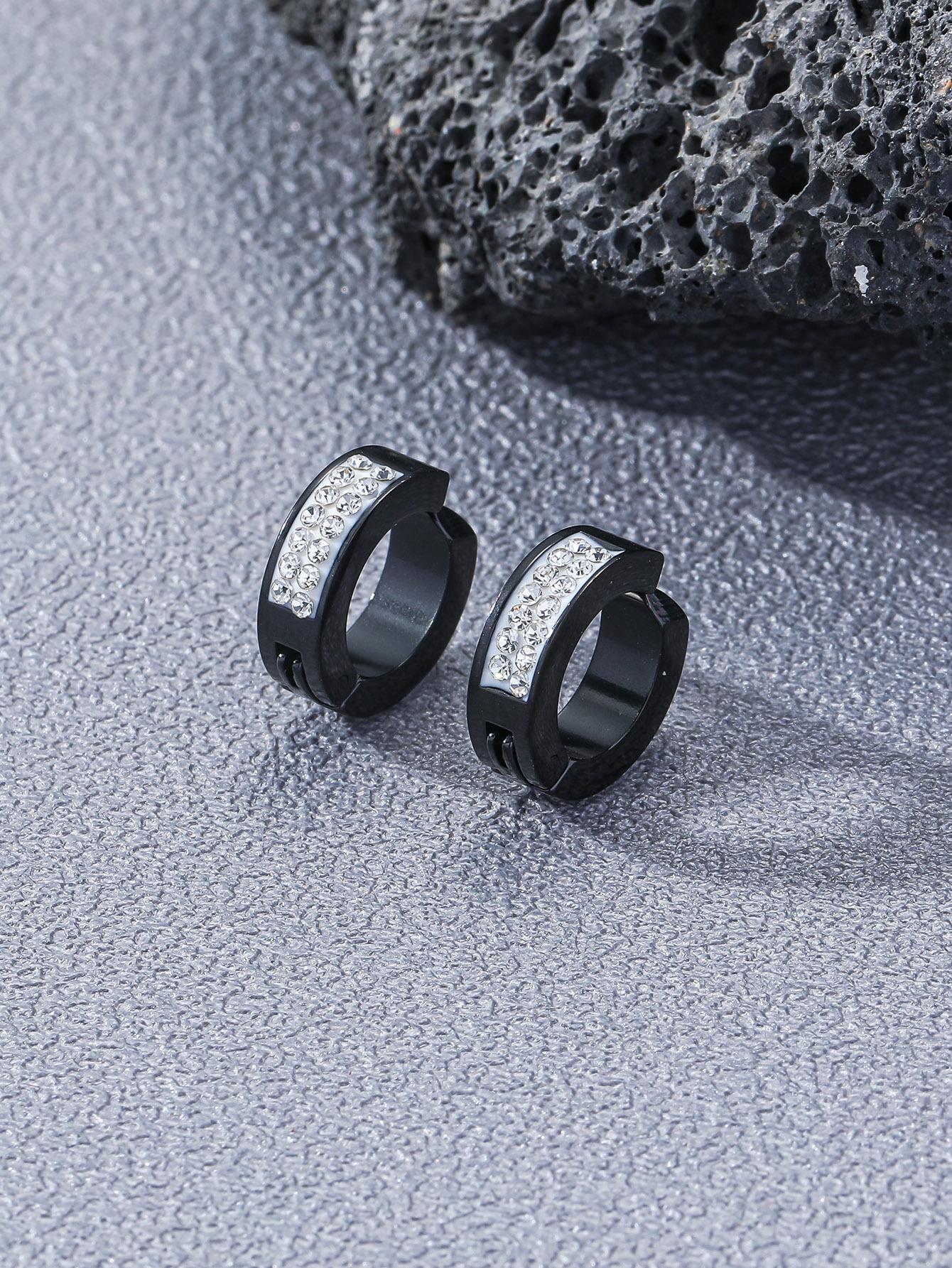 

Корейская мода Двухрядные титановые серьги-каффы с цирконом чёрный