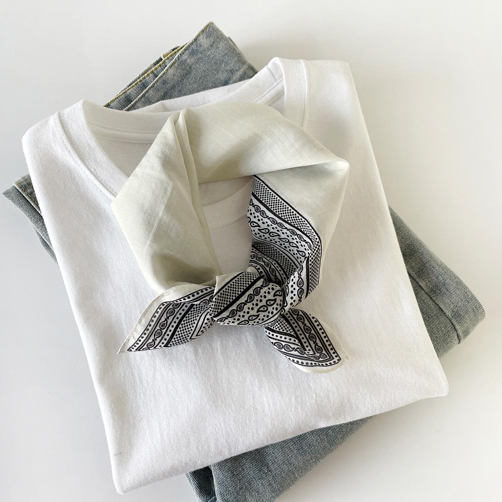 Simple and small fragrant black and white cotton and linen mulberry silk silk scarf scarf women s small square scarf silk scarf headband 55*55cm