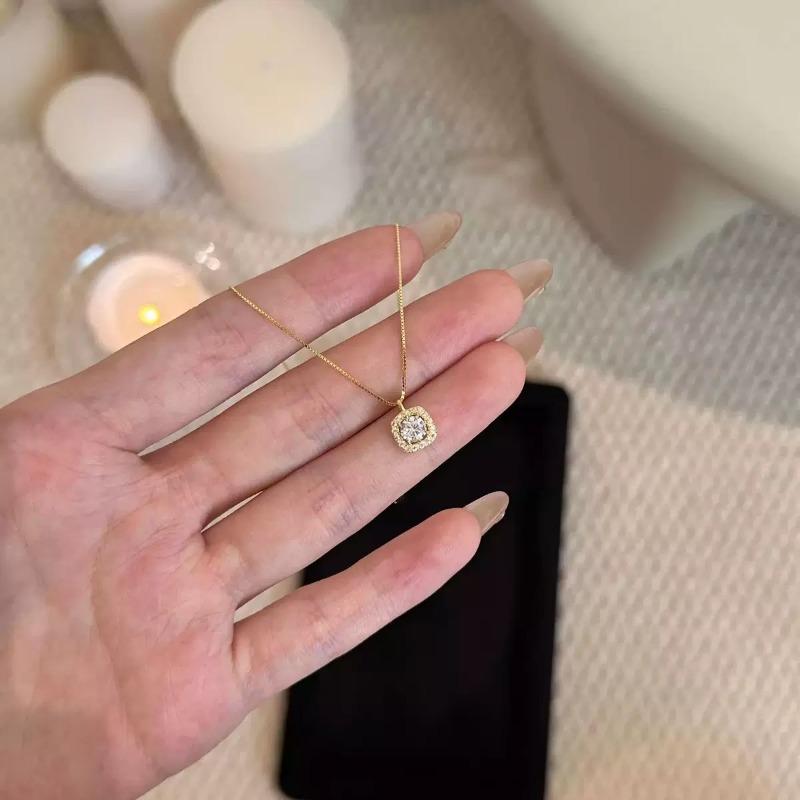 Titanium Steel Non-fading Small Waist Necklace Women's Summer Niche Design Accessories Collarbone Chain Pendant