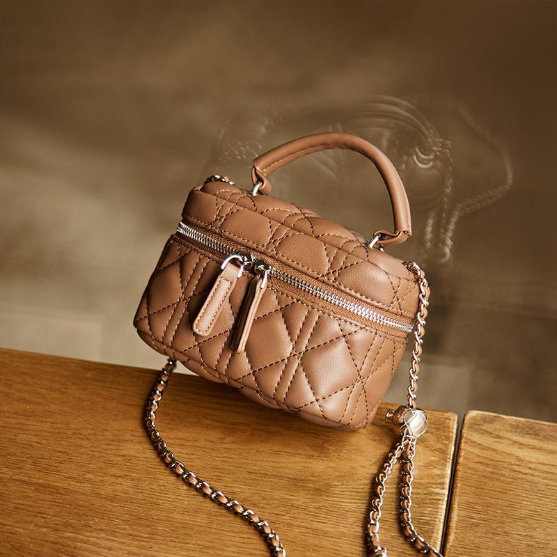 

Qiao Lady Bag Autumn Winter Fashion New Single Shoulder Bag High-end Small Square Bag Versatile Niche Crossbody Genuine Leather Women s Bag Long16.5CM、Thick8CM、H