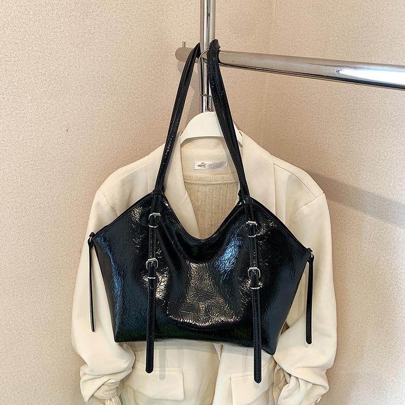 Vintage Texture Underarm Commuter Bag Women's Bag 2025 New Large Capacity Tote Bag Simple and Versatile Shoulder Bag