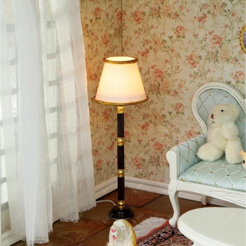 Decorative Doll House Lighting Accessory Miniature Floor Lamp With Button Battery Operated White Shade Scene Display Tool