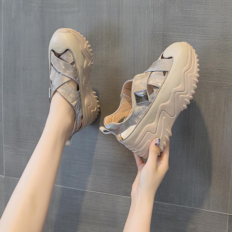 

Папины кроссовки женские летние новые с закрытым носком сандалии женские универсальные на толстой подошве модные повседневные дышащие женские туфли тренд 40