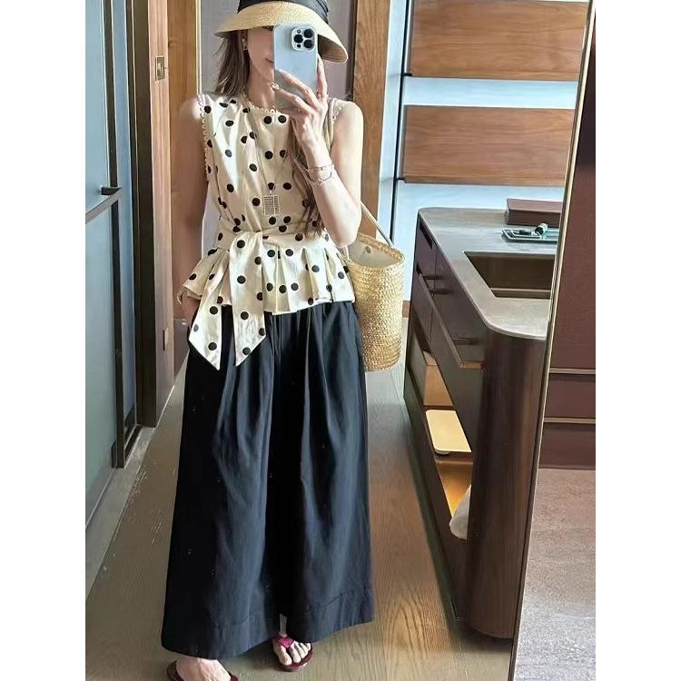 

Korean Polka Dot Cinched Vest & Wide Leg Pants Two-Piece Set XL (135-148 lbs)