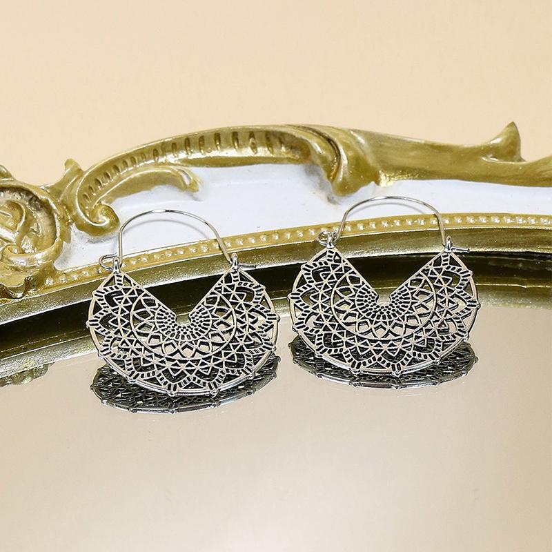Vintage Drop Earrings For Women Ethnic Gypsy Geometric Hollow Carved Flower Leaf Jewelry Antique Silver Color Fashion Earrings