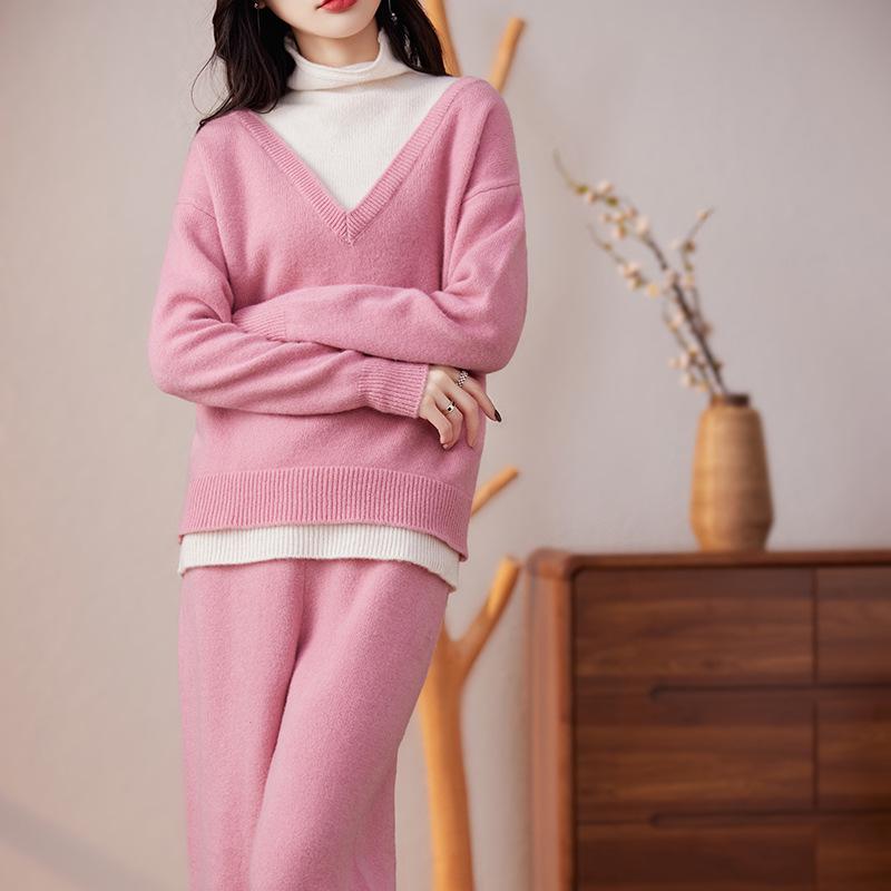 Color-Block Women's Wool Two-Piece Set: High Neck Sweater & Wide-Leg Pants with Faux Collar, Autumn/Winter 2023 Collection