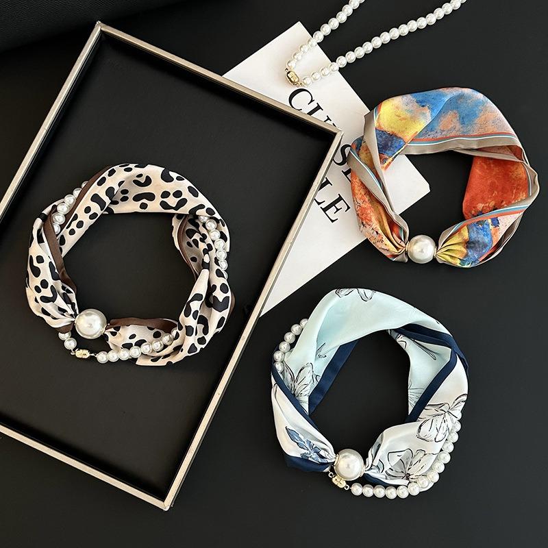 Pearl necklace women's magnetic buckle silk scarf high-end spring and summer new niche wear printed silk scarf scarf