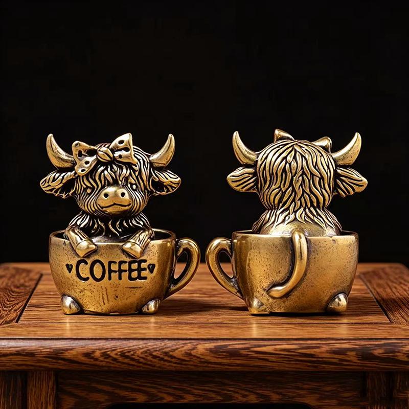 Vintage Lucky Fengshui Highland Cow Figurine Mini Solid Brass Bull Statue for Home Office Desk Decor Animal Collection Gift