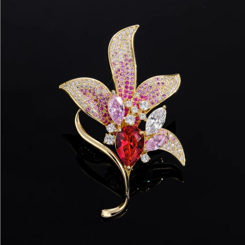 Magnolia Flower Brooch, High-end and Luxurious Crystal Brooch, Light Luxury and Niche Design Sense Brooch