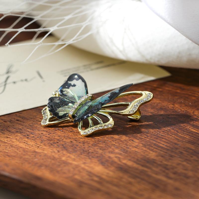 Vintage Butterfly Brooches For Women High Grade Fashion Insect Brooch Pins Coat Bags Pins Accessories Girl Party Jewelry Gifts