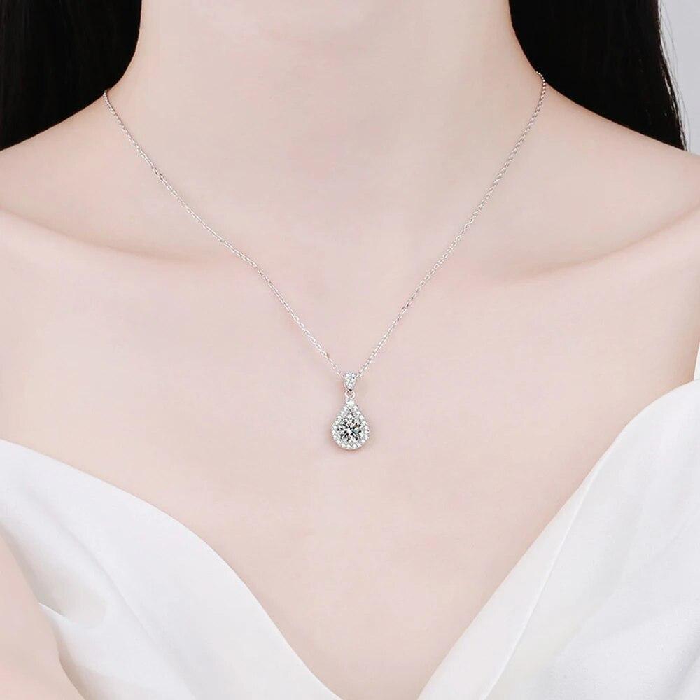 New D VVS1 Moissanite Pandent Necklace for Woman Wedding Jewely with GRA 925 Sterling Sliver Plated 18k White Gold Necklace