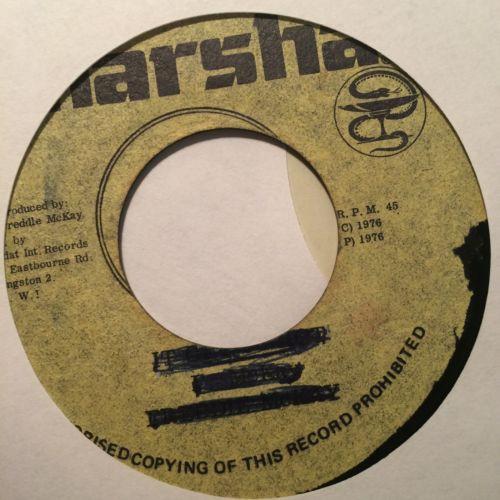 

7inch Record FREDDIE MCKAY It Get So Hot NONE Marsha 1976 Jamaica Reggae Ska Dub Used
