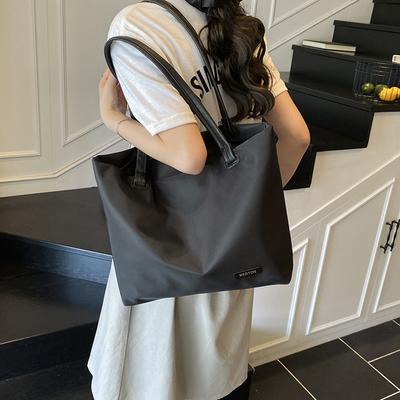Commuting Large-capacity Nylon Cloth Bag Women's 2025 New Versatile Shoulder Bag Going Out Commuting Portable Tote Bag