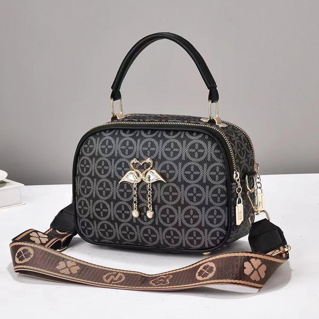 Die Neue Tasche Damen Einfacher Druck Freizeit Senior-Sinn Alle Schultertasche Damen Kleine Quadratische Tasche Hand Umhängetasche