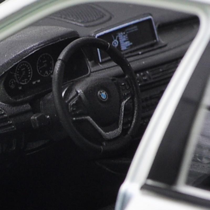 WELLY 1/24 BMW X5 SUV Off-Road Vehicle Alloy Scale Car Model Diecast Metal Static Collection Children Toy Car Vehicles Gifts