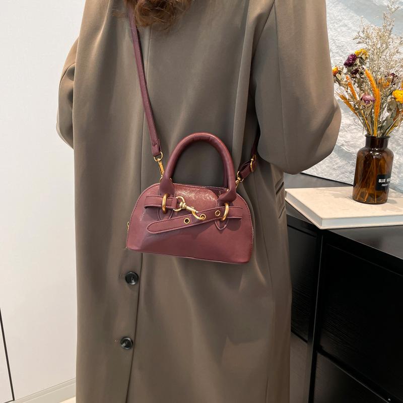 Niche Design Retro Commuter Versatile Shoulder Armpit 2025 New High-texture Casual Portable Messenger Bag