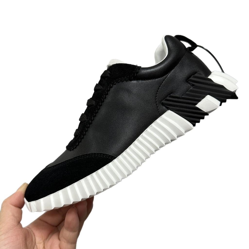 The first layer of cowhide and anti-velvet casual shoes is fashionable, serrated thick-soled men's light luxury non-slip low-top sports shoes.