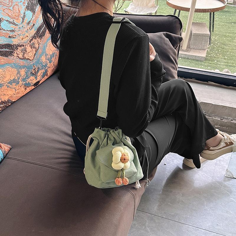Popular Drawstring Bag Women 2025 New Trendy Fresh Canvas Shoulder Bag Cute Cute Girl Flower Crossbody Bucket Bag