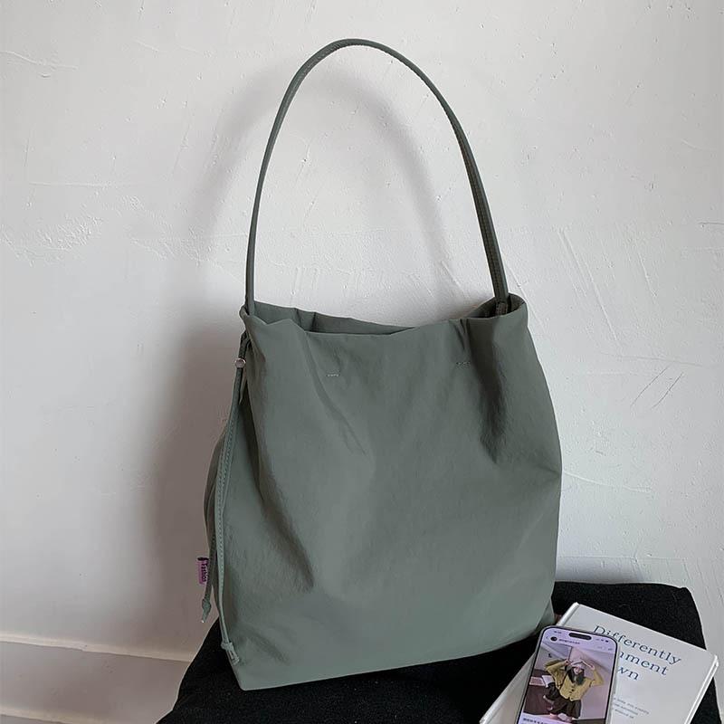 

Casual large capacity underarm bag women s 2025 new nylon cloth bucket bag simple shoulder bag one piece dropship зелёный
