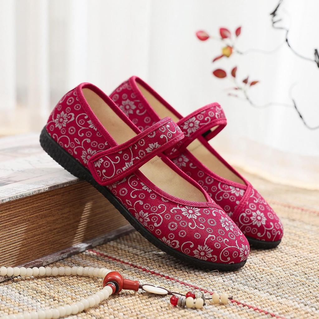 Lvtixin Women's Slip-On Soft Sole Shoes - Non-Slip, Flat, Ideal for Elderly and Middle-Aged Moms