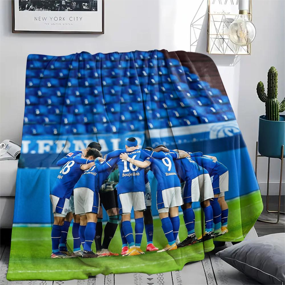 

Schalke 04 Football Club,pattern Flannel Blanket, High quality Comfortable for All Seasons, Home Decor, Warmth and Comfort, Perfect for Gifts. 80cm x 120cm