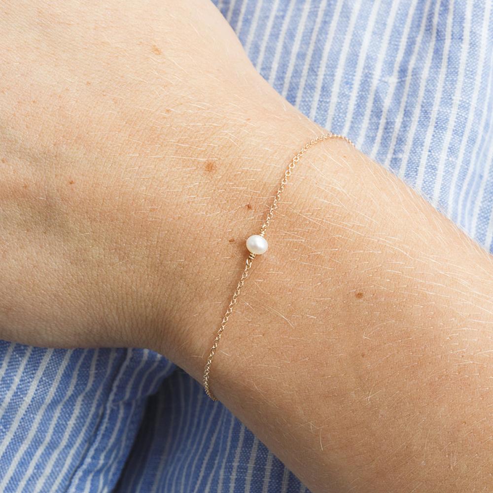 eManco Minimalist Stainless Steel Bracelets for Women Sea Imitation pearls Bracelet Women Charm Bracelet Jewelry