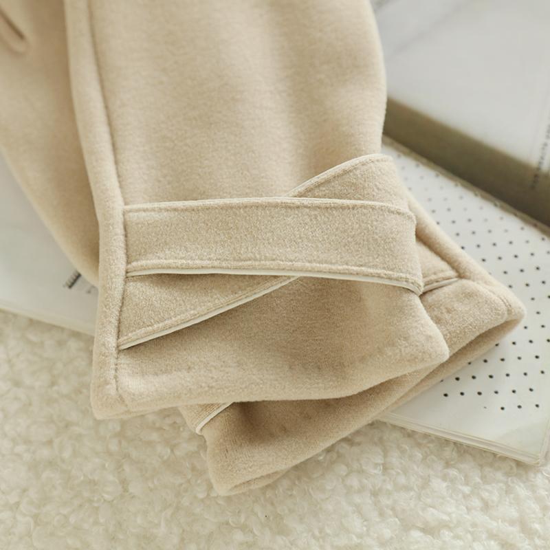 A Pair of Warm Gloves with Velvet To Prevent Cold, Suitable for Girls' Winter Windproof Cycling and Driving