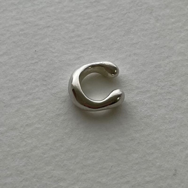 Thro.er Earldy Earcuff