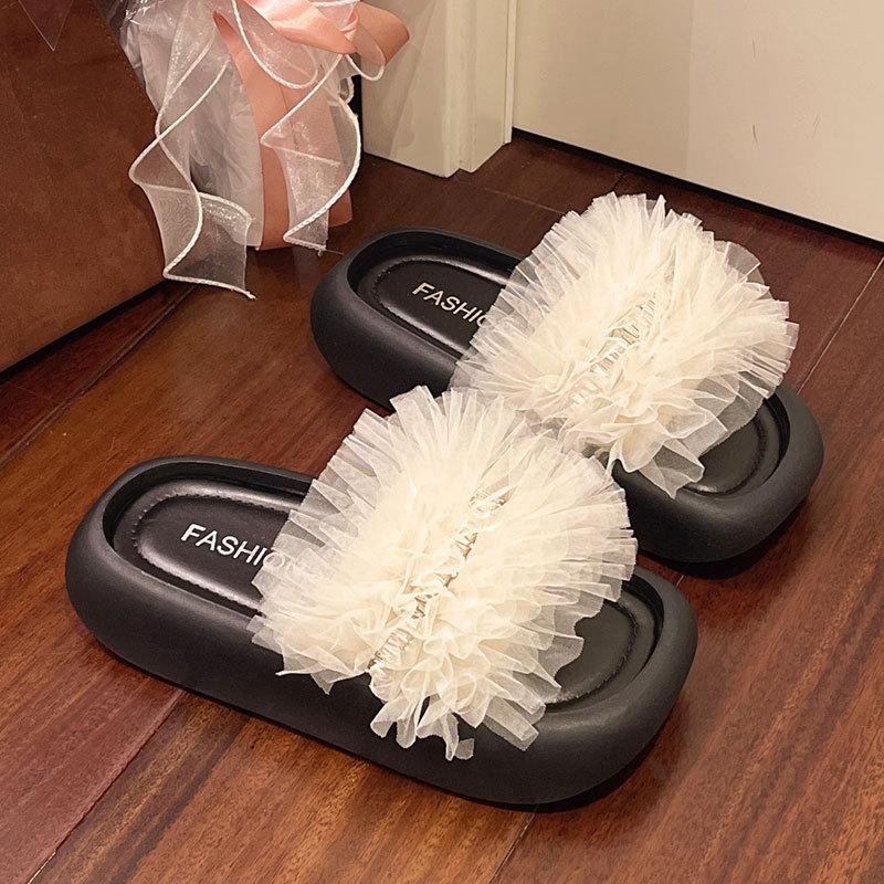 Small thick-soled muffins and height-enhancing cool slippers Women's 2025 summer new solid color sweet light luxury one-word slippers