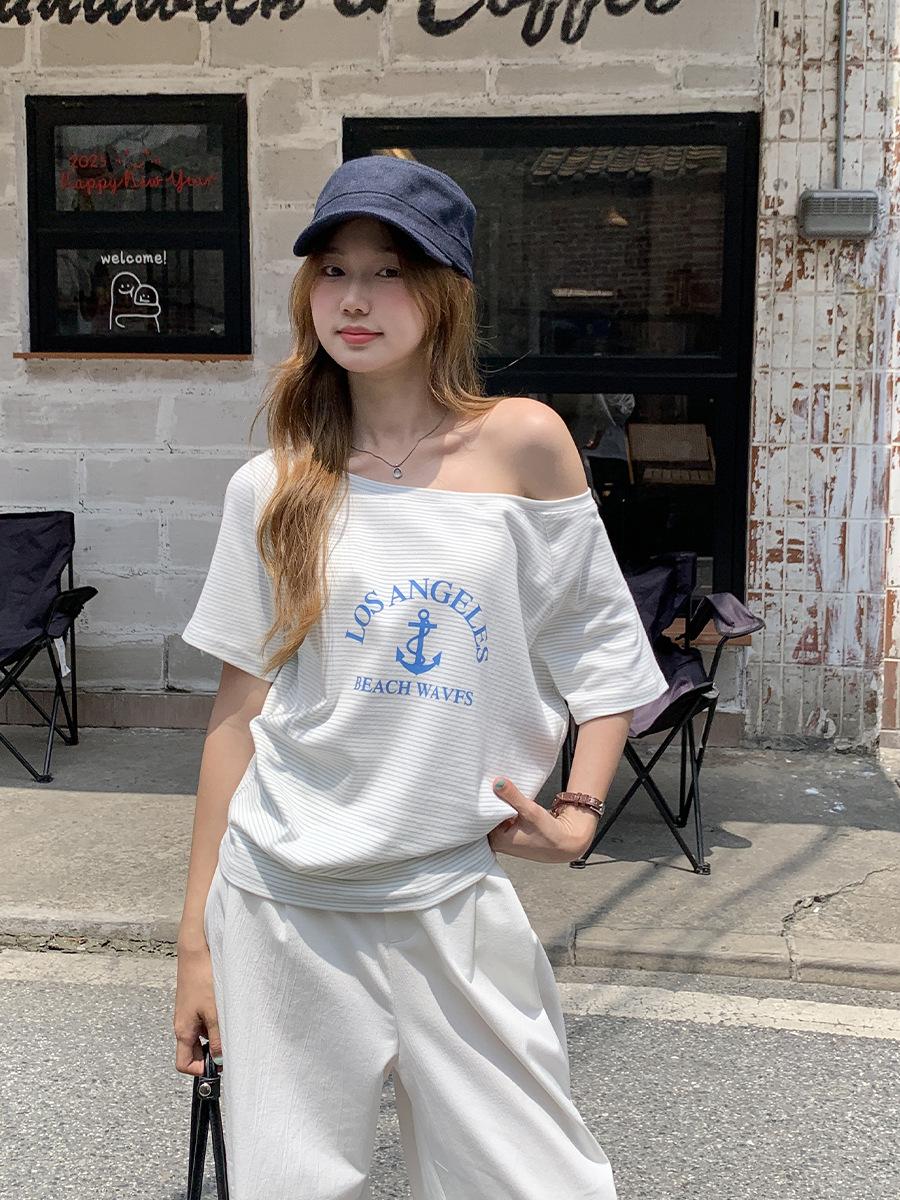 

Spice Girl Striped Printed Slash Shoulder Short Sleeve T-Shirt Women s Summer New Loose One-Shoulder Premium Top S