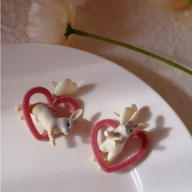 Harajuku White Resin Heart Rabbit Drop Earrings for Women Girls Fashion Ear Ring Jewelry Cute Three-dimensional Animal Earring