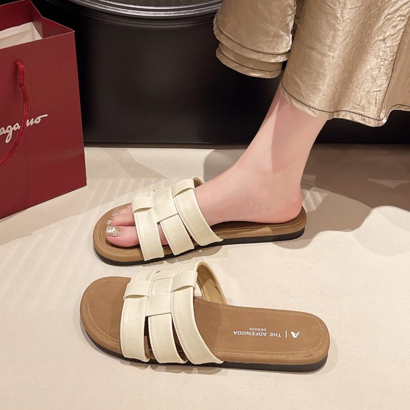 Fashion Summer New Flat Shoes Women's Fashion Round Head Preparation Open Toe Soft Sole Anti-slip Wear-resistant Slippers